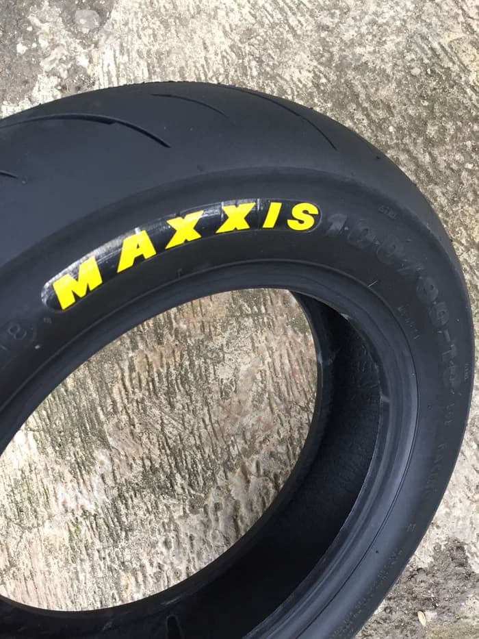 Đánh giá vỏ xe Maxxis cho vespa